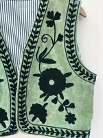 Gilet sans manches pour femme Gilet brodé à la main Gilet en velours Suzani avec vestes courtes au look vintage