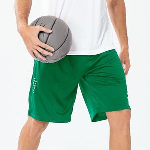 Pantalones cortos de baloncesto para hombre personalizados al por mayor, pantalones cortos de entrenamiento de gimnasio de malla de poliéster 100% disponibles en tallas grandes para atletas - Product Image 1