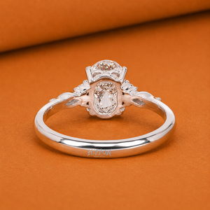 Bague de fiançailles en diamant de laboratoire ovale de 1,00 carat, diamants marquise et ronds sur les côtés, bague à 7 pierres, bague de mariage pour femme, demande en mariage unique - Product Image 4