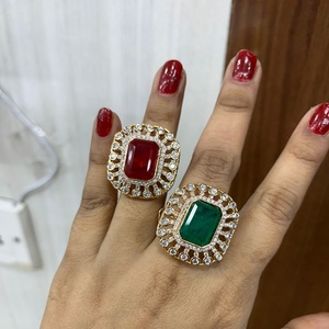 Anillo Elegante Ajustable con Aspecto de Piedra Chapado en Oro de Alta Calidad para Mujer, Colección para Bodas y Eventos - Product Image 1