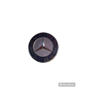 276952 BRACELET DE LOGO AVANT MERCEDES CLS W218 (2010-2017) 2188170116 Essence 3.5 - Product Image 1