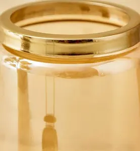 Vente en gros de bougeoirs dorés en métal fabriqués à la main au design antique Bougeoir de Noël décoratif aux meilleurs prix pour la maison - Product Image 3