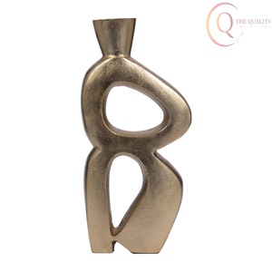 Vase à fleurs décoratif en métal pour table, avec détails artistiques, améliorant l'aménagement intérieur et la décoration de la maison - Product Image 4