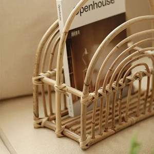 Venta al por mayor de cestas de almacenamiento de ratán hechas a mano de Vietnam, gabinete de estante natural, algas marinas, jacinto de agua, revistero hecho a mano - Product Image 3