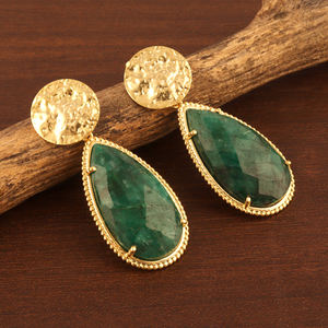 Boucles d'oreille à facettes, colorée, émeraude et finition martelée, plaqué or 24k, style boho, tendance, 1 pièce - Product Image 3