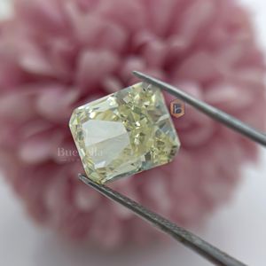 Bijoux en diamants américains de 1ct à 10ct Diamants CZ uniques taille radiante avec effet émeraude et glace pilée Couleur rare - Product Image 4