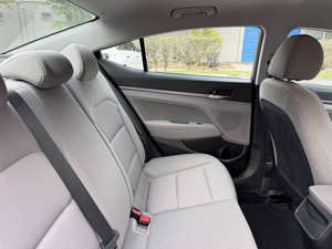 Hyundai Elantra SE 2017 Usado en Buen Estado - Product Image 4