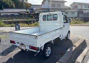 Pick-up Honda Acty Truck 660 SDX modèle 2000 automatique avec sièges en tissu, 100% en parfait état de marche et sans accident - Product Image 5