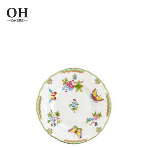 <span class=keywords><strong>Service</strong></span> <span class=keywords><strong>de</strong></span> <span class=keywords><strong>table</strong></span> en porcelaine fine <span class=keywords><strong>de</strong></span> luxe vert or, motif papillon, location pour mariage et événements, assiettes en céramique à bord doré - Product Image 5