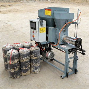 Machine de mise en sac et d'insertion de semences pour substrat de fermentation de champignons huîtres en couches - Product Image 1