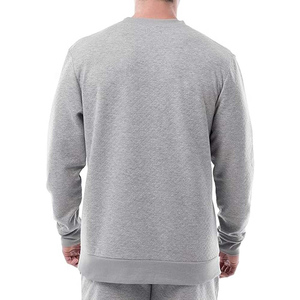 Suave interior y materiales sólidos en esta sudadera para hombre que brindan un soporte térmico confiable para actividades regulares en clima frío. - Product Image 2