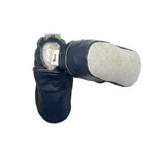 Chaussures pour bébé en cuir souple de qualité supérieure, fermeture à boucle, semelle souple, chaussures de premiers pas pour nourrissons et tout-petits avec personnalisation de marque, vente en gros - Product Image 1