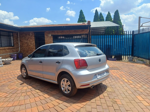 Voiture d'occasion de qualité à prix abordable, Volkswagen Polo Vivo 1.4 Trendline 5 portes, conduite à droite, 2019 - Product Image 6