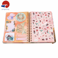 Organiseur personnalisé à spirale avec impression, bords dorés, couverture rigide, reliure spirale dorée et intercalaires.