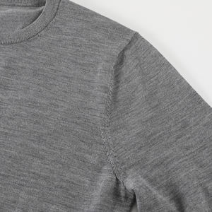 เสื้อสเวตเตอร์คอกลมสำหรับผู้ชายเสื้อสเวตเตอร์แบบสวมหัวมี100% กันหดทำจากโพลีเอสเตอร์ปรับแต่งได้สำหรับฤดูใบไม้ร่วงและฤดูหนาว - Product Image 4