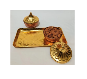 Bol rond à fruits secs en laiton martelé avec base en bois Designer en métal servant des objets de décoration de fruits à l'aspect classique - Product Image 5