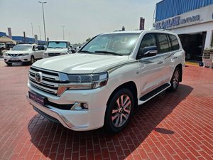 NOUVEAU <span class=keywords><strong>Toyota</strong></span> <span class=keywords><strong>Land</strong></span> <span class=keywords><strong>Cruiser</strong></span> <span class=keywords><strong>2021</strong></span> <span class=keywords><strong>V8</strong></span> 4x4 FULL OPTION BLANC, Puissance et Performances, Voitures d'occasion bien entretenues et prêtes à rouler - Product Image 5