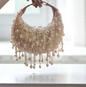 Elegante Bolso de Mano Tipo Clutch de Ante con Solapa India para Mujer, para Bodas y Fiestas, Estilo Bohemio Vintage con Cuentas de Perlas y Bordado de Alta Calidad - Product Image 1