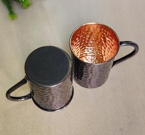 แก้วทองแดงมอสโกมิวล์พร้อมอุปกรณ์เสริมสำหรับบาร์เบียร์ค็อกเทลเคลือบสีดำ - Product Image 3