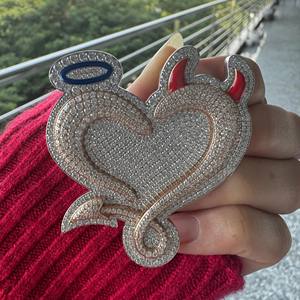Pendentif Cœur Luxe Entièrement Sertie en Argent S925 Plaqué Or avec Diamants Moissanite VVS, Breloques Tendance Hip Hop pour Hommes, Idéal Soirées - Product Image 1