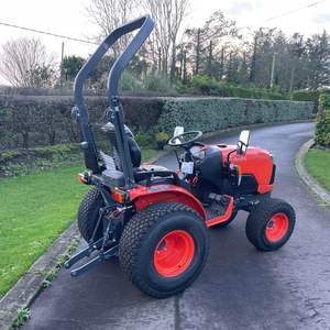Kubota B2-261 35HP/40HP Compact Tractor | <b>Lightly</b> Used Diesel Farm Tractor - Product Image 6