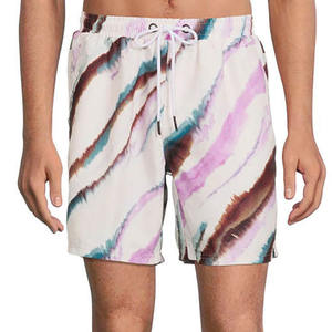 Short pour homme à la mode conçu pour des tenues décontractées avec un confort durable en tissu de haute qualité et un attrait moderne et élégant - Product Image 5