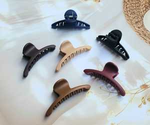 High Quality Sturdy Plastic <b>Hair</b> <b>Claw</b> <b>Clip</b> For Thick And Voluminous <b>Hair</b> With Smooth Edges For Safe And Comfortable Use - Product Image 1