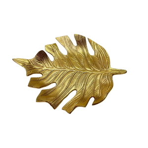 Platos para servir de metal hechos a mano con diseño de lujo Plato para servir de metal pulido Vajilla de alta calidad Plato para servir alimentos - Product Image 3