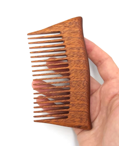 Peine de Madera Natural Hecho a Mano Ecológico de Alta Calidad para el Cabello por SANIYA HANDICRAFT - Product Image 6