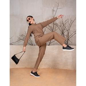 Nouveau lancement 100% ensembles de cordons d'hiver côtelés en polyester haut de couleur unie avec pantalon vêtements réguliers fournisseur indien pour la saison d'automne - Product Image 1