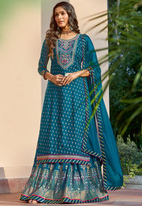 Collection Designer 2025 – Salwar Kameez en Soie pour Mariage et Soirée avec Broderie Fantaisie en Dentelle et Dupatta – Design Indien - Product Image 5