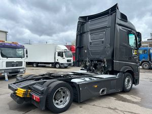 Nuevo/Usado Mercedes-Benz Actros 1845 con Retardador de A/C, 2 Camas, Transmisión Automática, Euro 6c, Fórmula de Ruedas 4x2 - Product Image 4