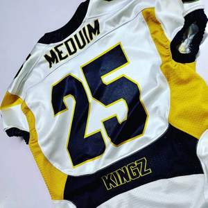 เสื้อบาสเก็ตบอลขนาดใหญ่พิเศษผ้าโพลีเอสเตอร์100% ดีไซน์ใหม่แบบกลับด้านได้ตามต้องการ - Product Image 3