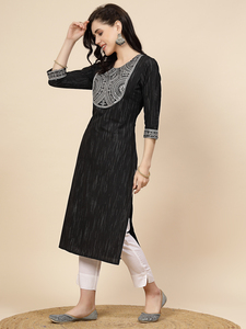Exclusivo y Moderno Conjunto de Kurti y Pantalones Bordados de Algodón 100% para Mujer, Listo para Usar, Estilo Casual para Fiesta, Servicio OEM, Venta al Por Mayor - Product Image 3