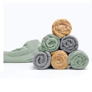 Serviette à main en coton confortable de haute qualité pour le bain et le nettoyage du visage, tissage lisse, approvisionnement en gros - Product Image 1