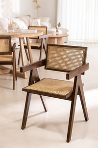 เก้าอี้รับประทานอาหารดีไซน์ทันสมัย ทำจากไม้สักแท้ หุ้มหวายเทียม รุ่น Tiara สำหรับใช้ภายในและภายนอกอาคาร  ตกแต่งด้วยวัสดุธรรมชาติ เหมาะสำหรับบ้านพักตากอากาศ - Product Image 4