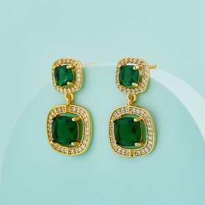 Boucles d'oreilles pendantes vintage tendance à motif géométrique doré, idéales pour les fêtes, style religieux, principalement en laiton et acier inoxydable, ornées de perles et de zircons - Product Image 1