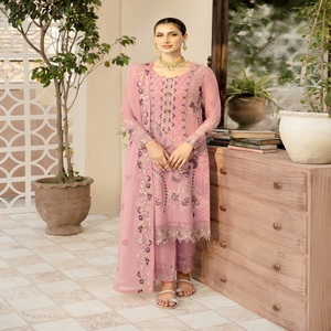 Costumes de créateurs pakistanais en mousseline de soie pour femmes Ramsha Vol A-9 Salwar Kameez & Indian Kurta Set Broderie lourde pour vêtements de fête de luxe - Product Image 5