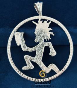 Pendentif personnalisé en argent sterling 925, motif hache circulaire entièrement sertie de moissanite et de diamants ronds incolores de couleur D - Product Image 2