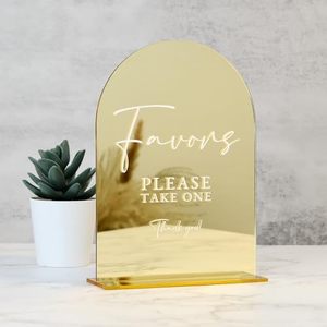 Chic Acrylic Mirror Sign Stand Una solución de exhibición elegante para bodas, eventos y reuniones corporativas - Product Image 1