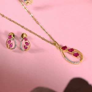 Juegos de colgantes finos de lujo al por mayor de alta calidad, oro de 18 quilates para exportación, joyería elegante y asequible para negocios en línea - Product Image 1