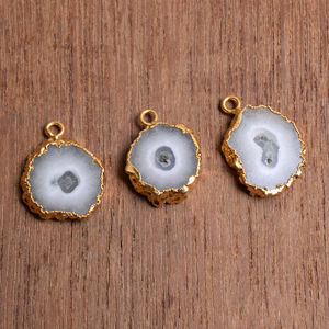 Pendentif tranche de quartz solaire Collier de pierres précieuses électrolytiques Bijoux faits à la main Charme de pierre de guérison pour femmes et hommes - Product Image 4