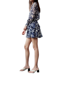 Top estampado de moda para mujer con patrones elegantes, perfecto para uso informal y de oficina, a la venta a precios de mayorista - Product Image 4