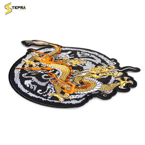 Venta al por mayor 3D flor-forma 3D bordado PVC deporte logotipos personalizados hierro-en parches para sombrero corazón ropa tela fieltro Tepra personalizado - Product Image 3