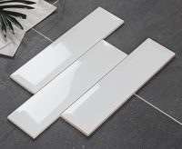 Tuiles de métro les plus tendances 75x300mm 10mm murs de cuisine modernes en céramique brillante dans les projets de logement mondiaux en céramique approuvée
