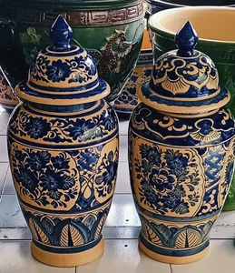 Vase et ornement en céramique peints à la main pour la décoration de la maison Belle poterie artisanale - Product Image 1