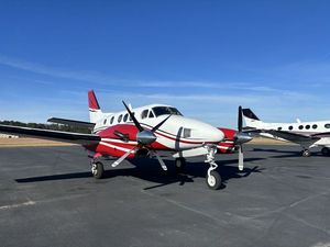 1999 UTILISÉ BEECH-CRAFT KING AIR C90B ORIGINE US - Product Image 5