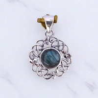 Pendentif Énergétique en Argent Sterling 925 de Conception Artistique, avec Pierre Précieuse de Qualité, Fabrication Artisanale pour Bijoux Fins en Argent, Vente en Gros
