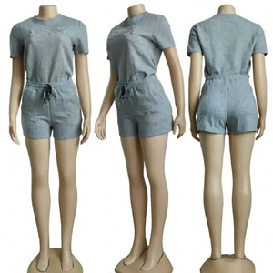 Survêtements d'été décontractés personnalisés ensemble court 2 pièces pour femmes ensemble de t-shirt à manches courtes en coton pour hommes ensemble de shorts d'été unisexe pour femmes - Product Image 4
