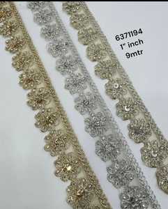 Lacets floraux brodés sur mesure idéaux pour une utilisation comme bordure et adaptés à une utilisation par les concepteurs de chapeaux et de vêtements de tête - Product Image 5